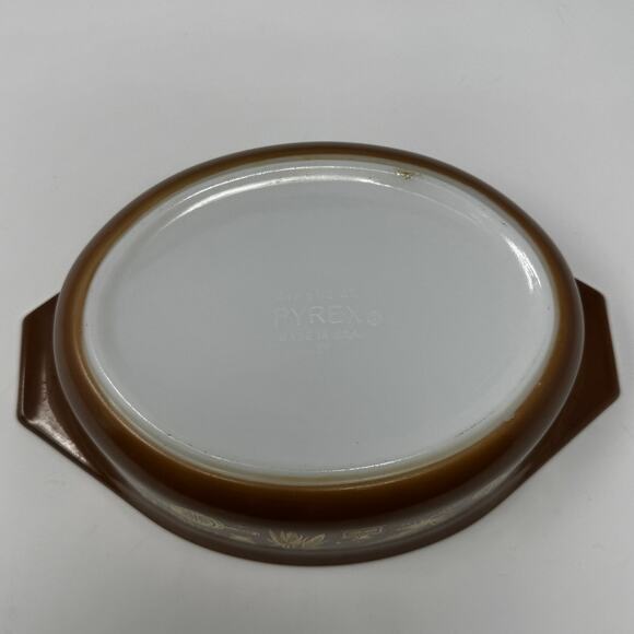 Vintage Pyrex Early American Oval Casserole Dish 043 1.5 Quart Brown Gold‎ - Picture 8 of 9